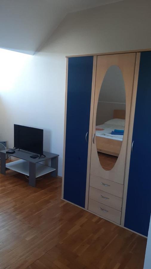 Arbeiterquartiere In Wien Donaustadt Mit Gemeinschaftskuche Und Bad - Hacklerzimmer Exterior photo